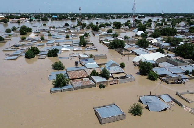 Hình ảnh một khu dân cư ngập lụt sau cơn bão lớn.