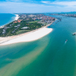 Bãi Biển Cẩm Lệ – Điểm Đến Hoang Sơ Mang Vẻ Đẹp Khiến Bạn Say Đắm