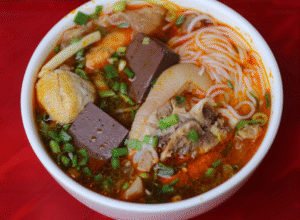Bún Bò Huế – Hương Vị Đậm Đà Làm Nên Linh Hồn Ẩm Thực Cố Đô