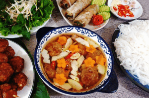 Bún Chả Hà Nội – Tinh Hoa Ẩm Thực Đất Kinh Kỳ Khiến Du Khách Say Lòng