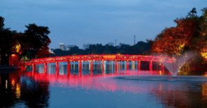 Cầu Thê Húc – Biểu Tượng Rực Đỏ Giữa Trái Tim Hà Nội