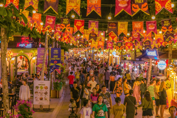 Khám Phá Chợ Đêm Đà Nẵng Sôi Động Thu Hút Du Khách Mỗi Tối