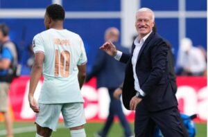 Deschamps nhận định Tây Ban Nha là cửa trên trước Pháp